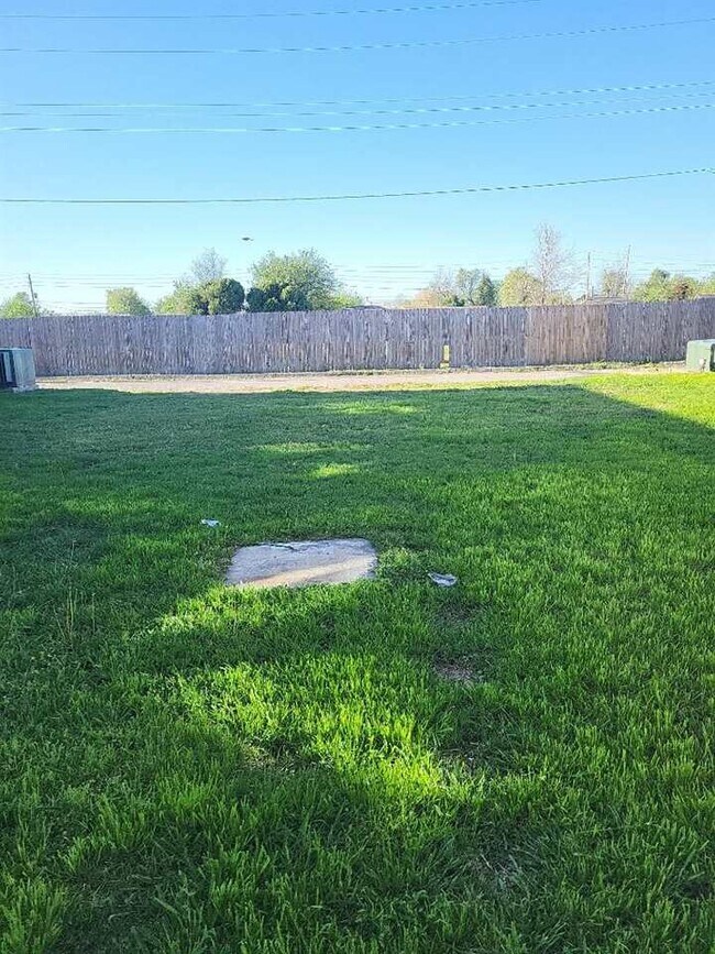 Photo - 2110 NW Lindy Ave Unidad C221