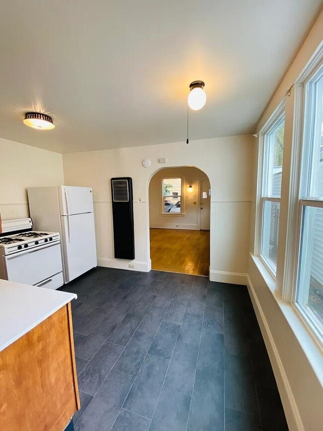 Photo - 830 SE Belmont St