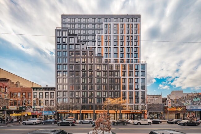 60 W 125th St Unit 404