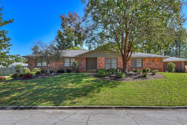 Building Photo - 3137 Edinburgh Dr