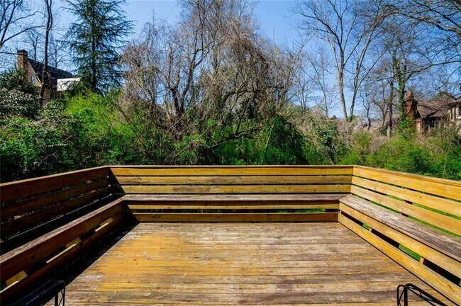 Photo - 1536 Beech Valley Way NE