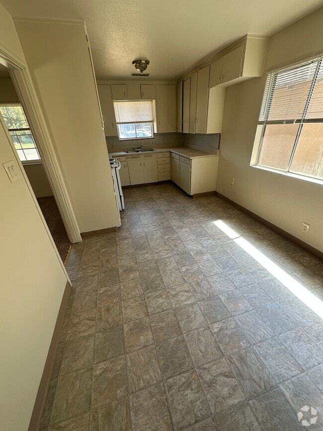 Building Photo - 236w20th Unit 236 Rental
