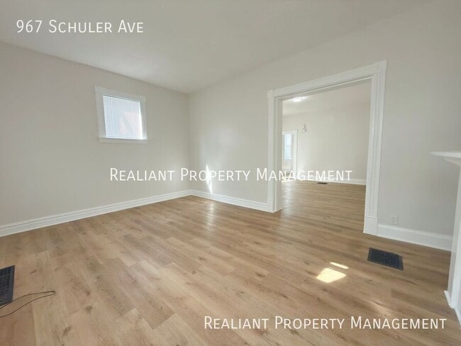 Photo - 967 Shuler Ave