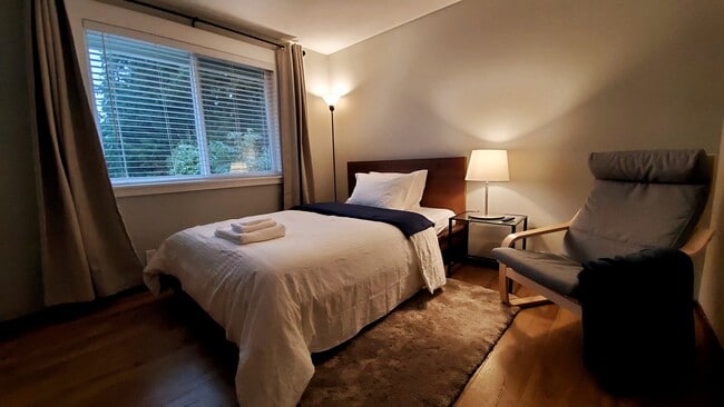 Building Photo - 1803 N 200th St