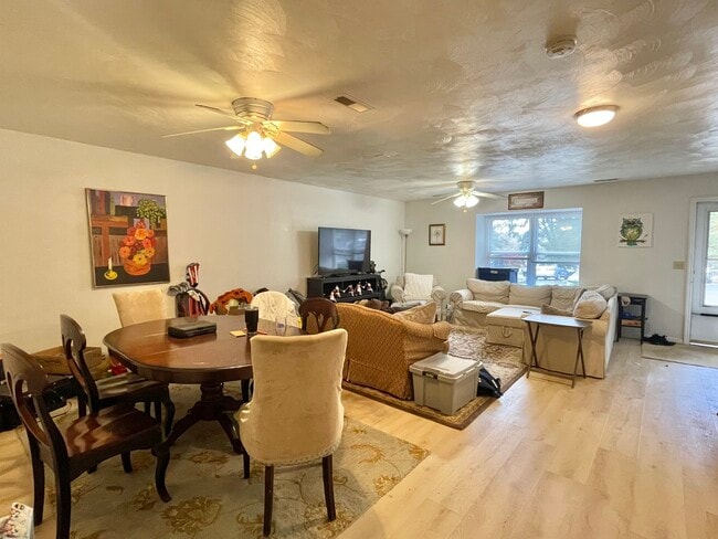 Photo - 200 Janie Ln