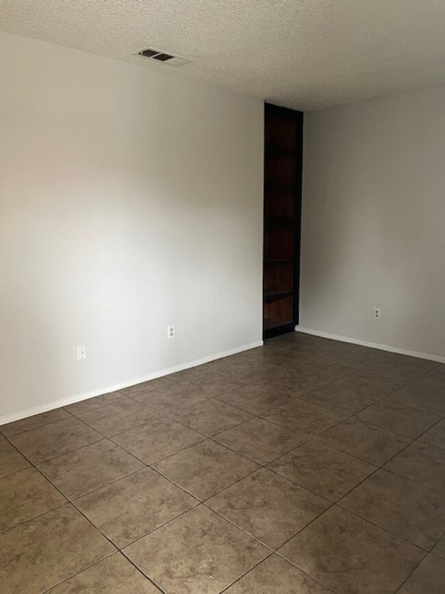 Photo - JR5904 Unit 5904-C