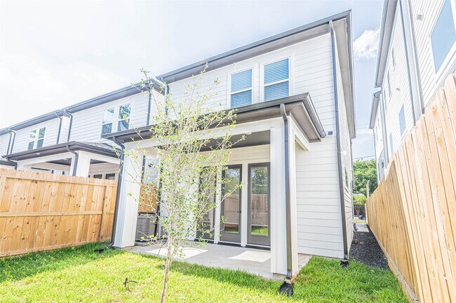 Photo - 3505 Ennis St