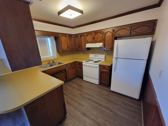 Photo - Spacious Two Bedroom Apartment Near Downtown