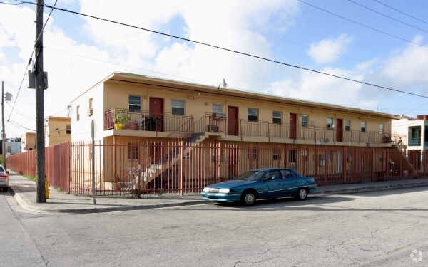 1540 NW 1st Ct