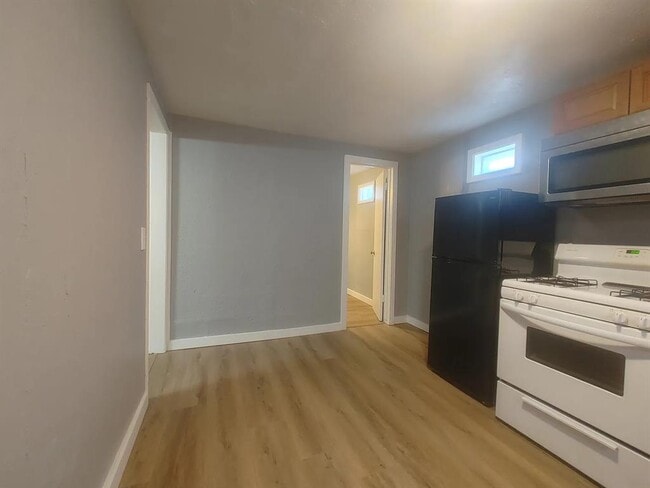 Photo - 1013 Elm Ave Unidad D