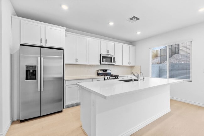 Photo - 4469 Sawyer Rdg St