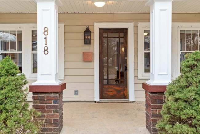 Photo - 818 Stafford St