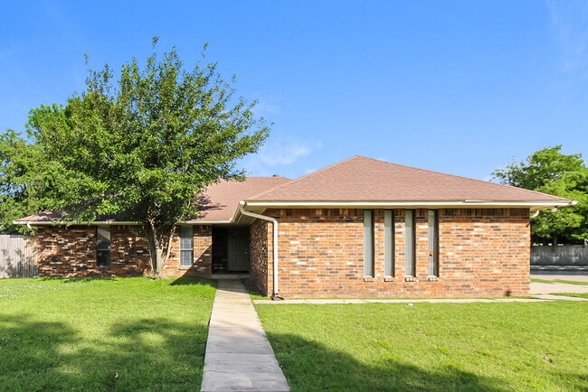 Building Photo - 674 Wandering Way Rental