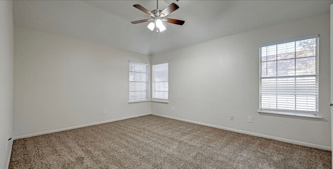 Building Photo - 9803 Knights Dr