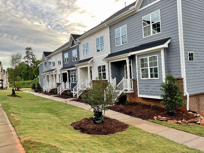 Photo - 810 Laurel Gate Dr Townhome