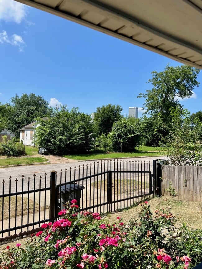 Photo - 1023 E Haskell St