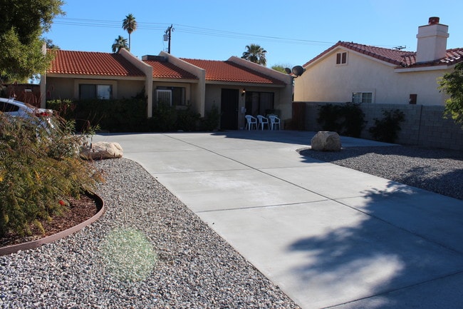 Building Photo - 33590 Shifting Sands Trail Unit #2