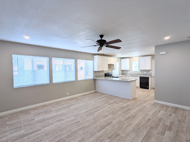 Photo - 7773 Philbin Ave