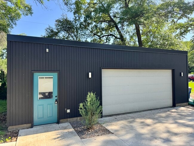 Photo - 1700 Cooper Ave S House