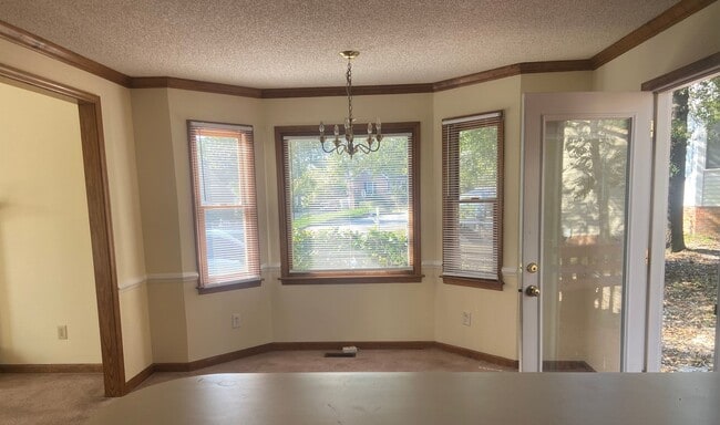 Photo - 3 Bedroom, 2 Bath in Northeast Columbia!