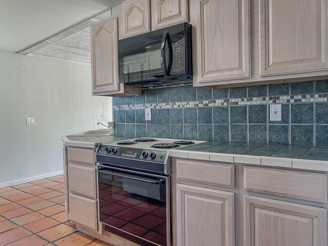 Photo - 2503 46th St