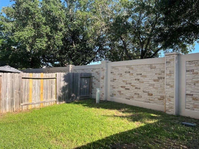 Photo - 16219 Sandy Path Ln