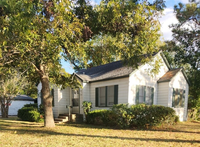 Photo - 1400 Dyer Ave