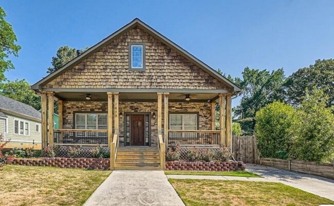 Photo - 1639 Temple Ave House