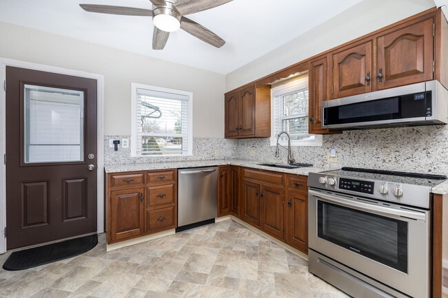 Photo - 192 Spring St