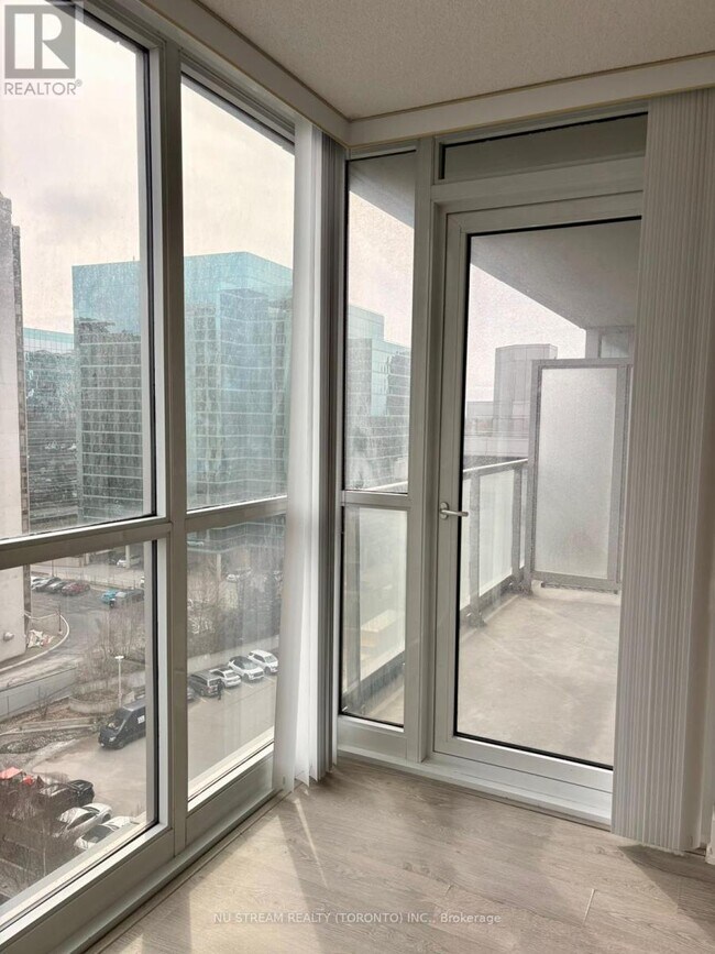 Photo - 88 Sheppard Ave E Unit 911