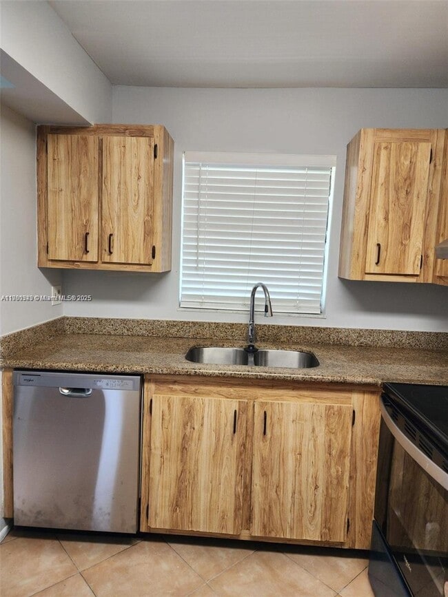 Photo - 6061 Shaker Wood Cir Unit 208