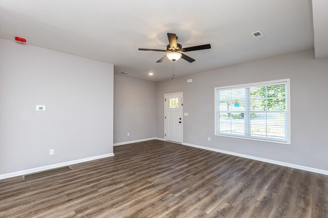 Photo - 506 S Main St