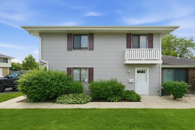 Building Photo - 18 Dennis Ct Unit 18