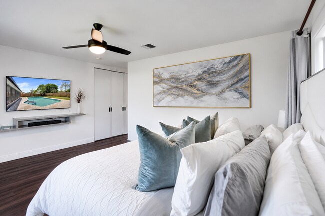 Photo - 1201 SW 28th Ave