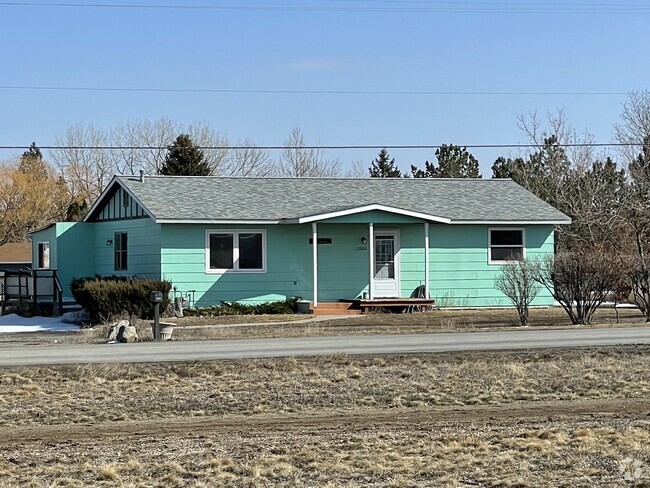 Building Photo - 2555 Valley Dr Rental