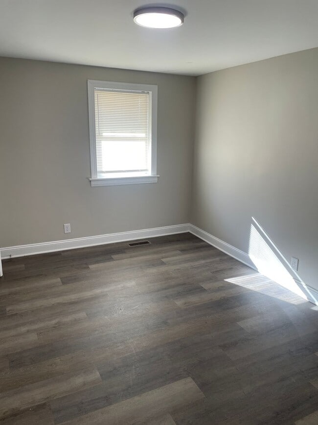 Photo - 203 Beechwood Cir