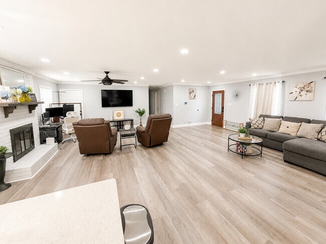 4491 Buckingham Cir Unit 1