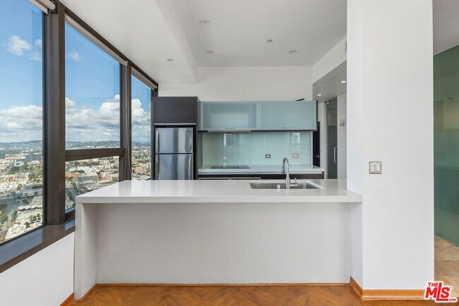 1100 Wilshire Blvd Unit 2911