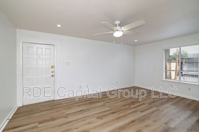 Photo - 2808 Throckmorton St Unit 212