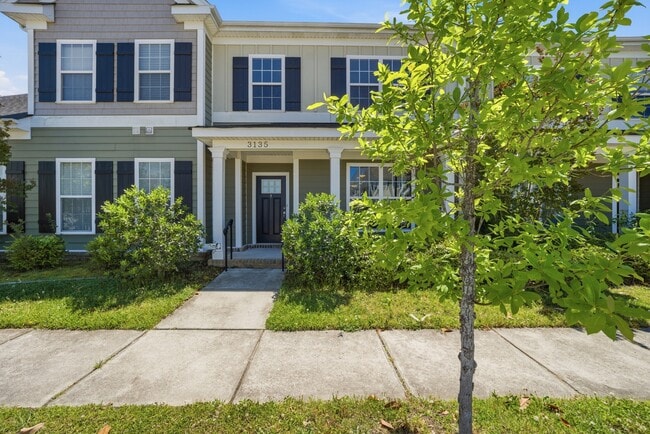Photo - 3135 Patrick Henry Dr