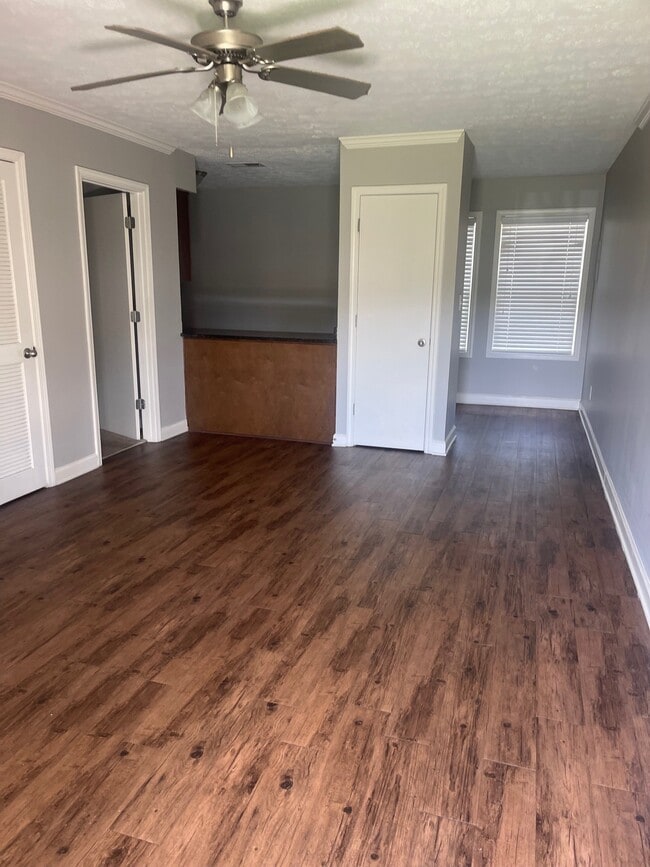 Photo - Courtyard Apartments