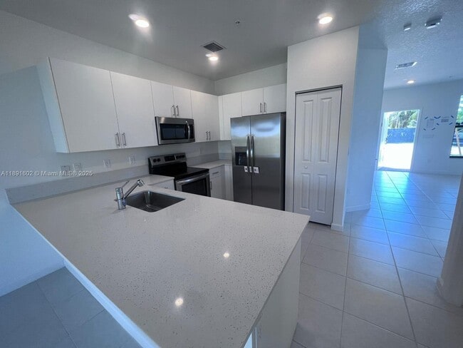 Photo - 15911 SW 2nd Dr