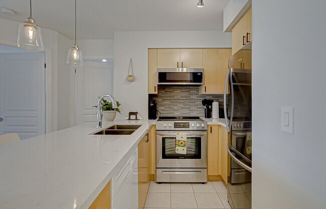 Photo - 482 Lake Shore Blvd W Unit ID1345792P