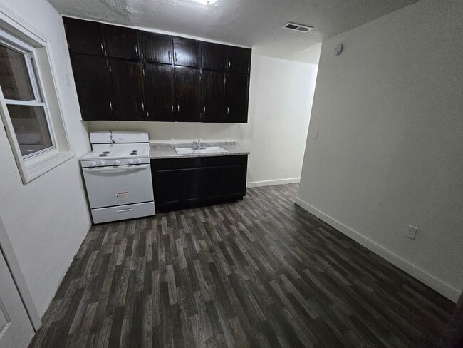 Photo - 1501 McDonald St Unit 3