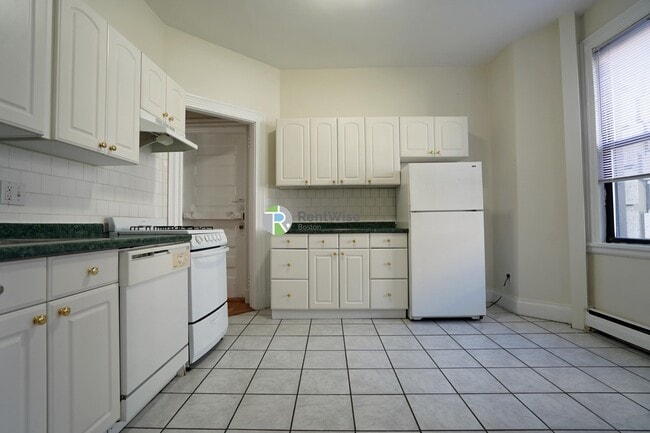 Photo - 72 Gardner St Unit E2