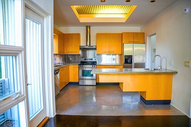 Photo - 1024 Hemphill Ave NW