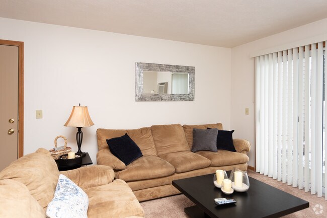 2BR, 1BA - 960 SF