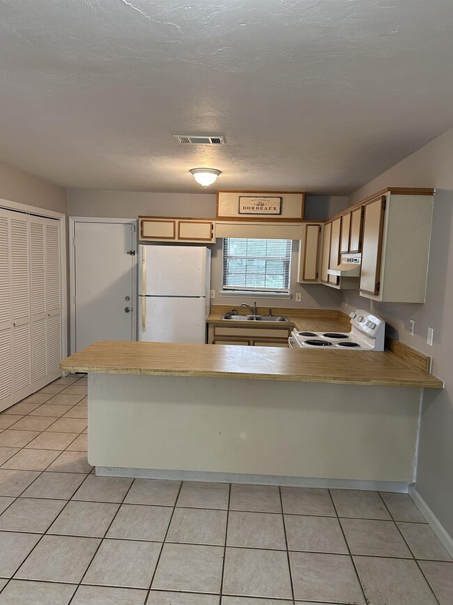 Photo - 354 Hayden Rd