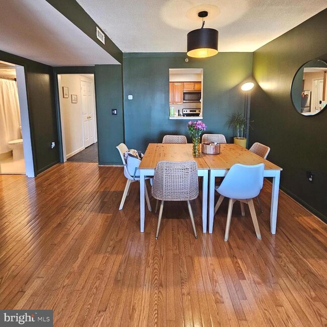 Photo - 505 E Braddock Rd Unidad 608