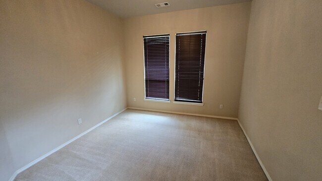 Photo - 2918 Hebert Trail Dr